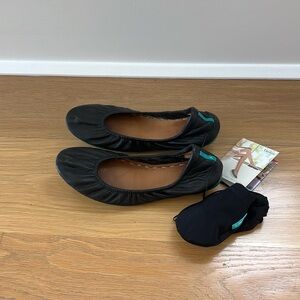 Black and teal Tieks